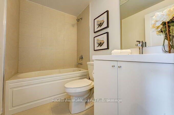 2550 Simcoe Street N, Unit 1807 - Photo 12