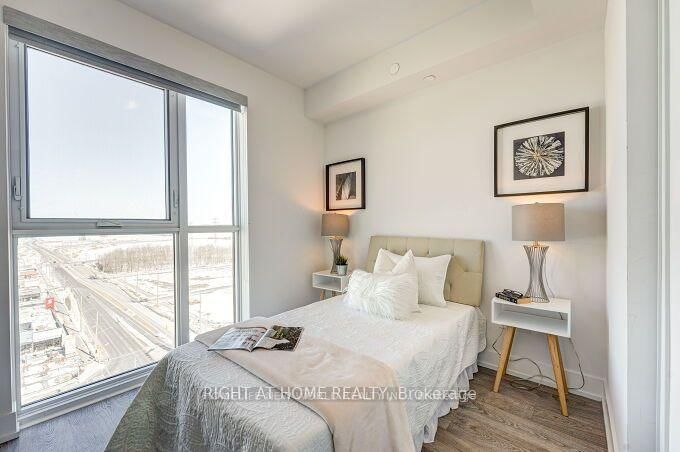 2550 Simcoe Street N, Unit 1807 - Photo 14