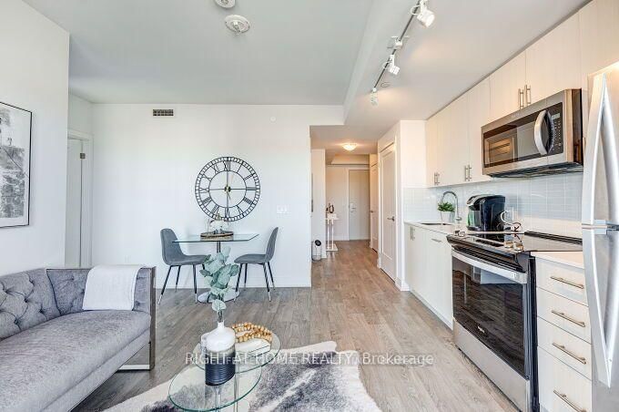 2550 Simcoe Street N, Unit 1807 - Photo 7