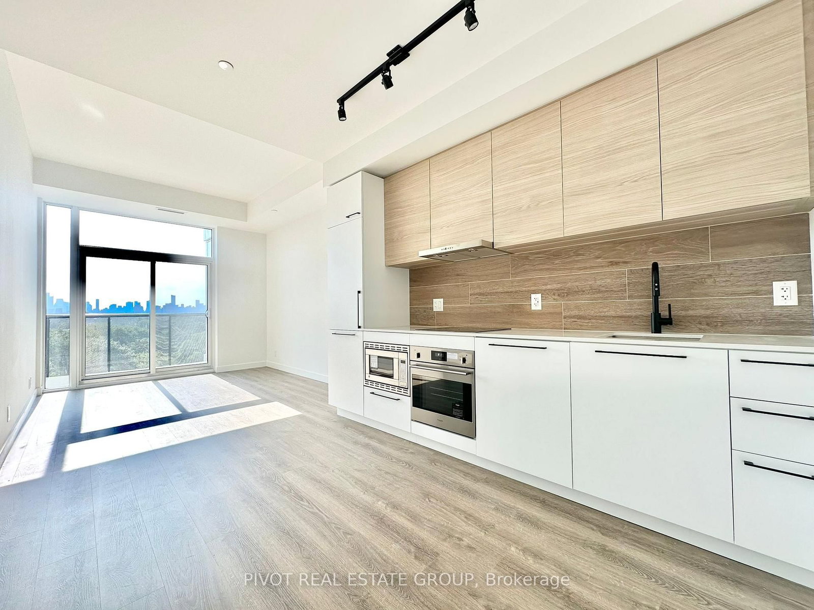 Condo for lease at 620-1050 Eastern Avenue, Toronto, Ontario, M4L 0B7 - The Beaches - MLS: E13070776