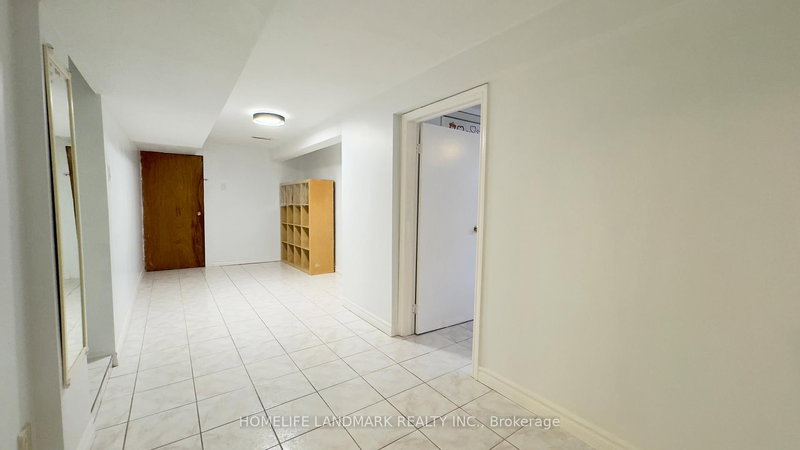 35 Lambeth Sq, Toronto, M1W 3B3 | Image 2