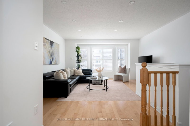 11 Winkler Terr, Toronto, M1L 0C3 | Image 3