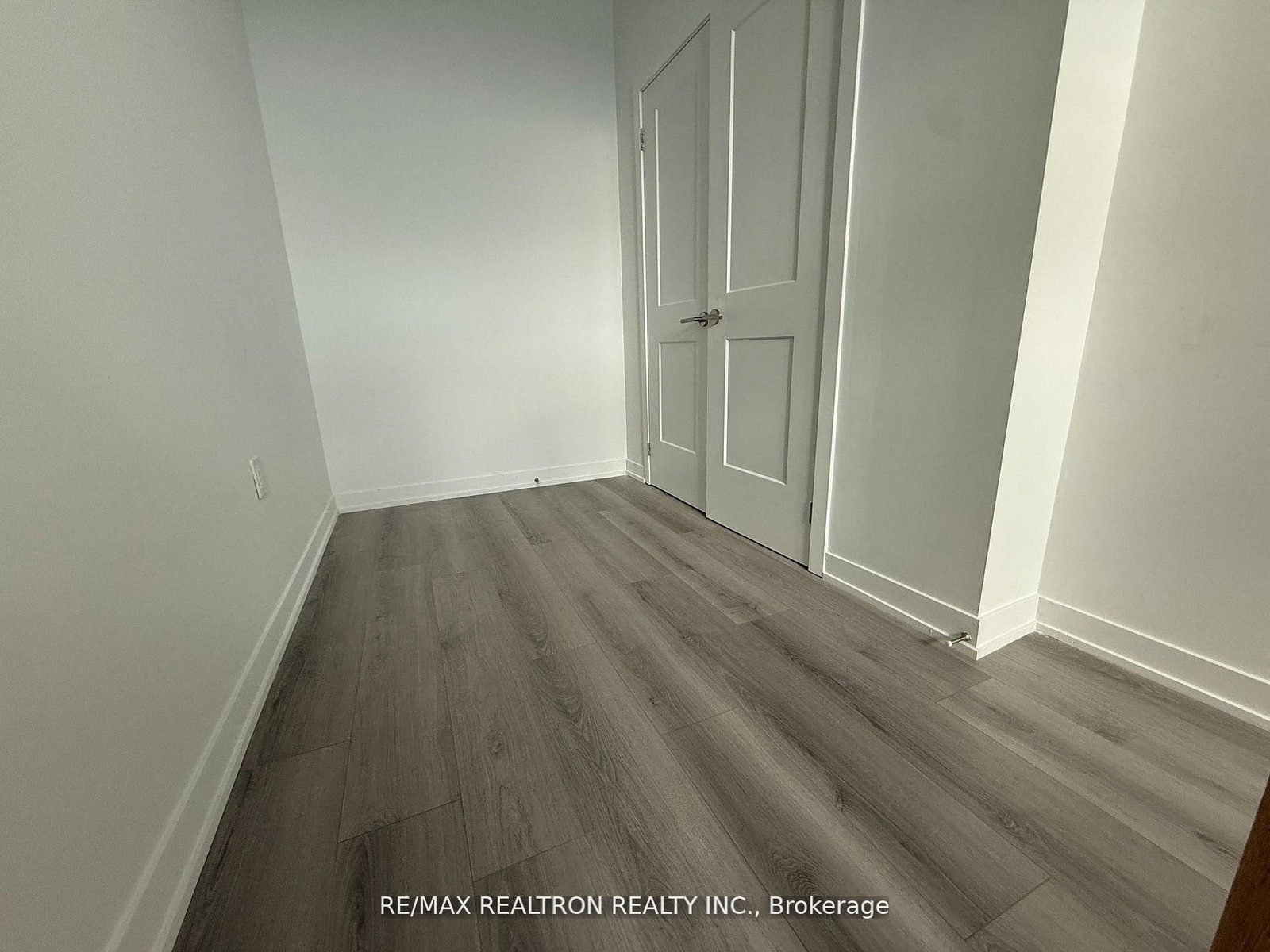 485 Logan Avenue, Unit 312 - Photo 8
