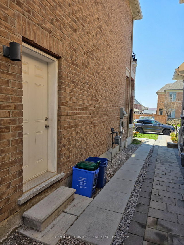 Basement - 33 Hayeraft Street