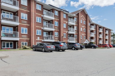 Unit 304 — 195 Lake Driveway West — photo 2