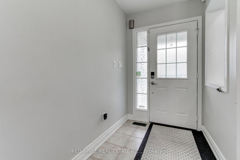 39 Booker Dr, Ajax, L1Z 0H4 | Image 3