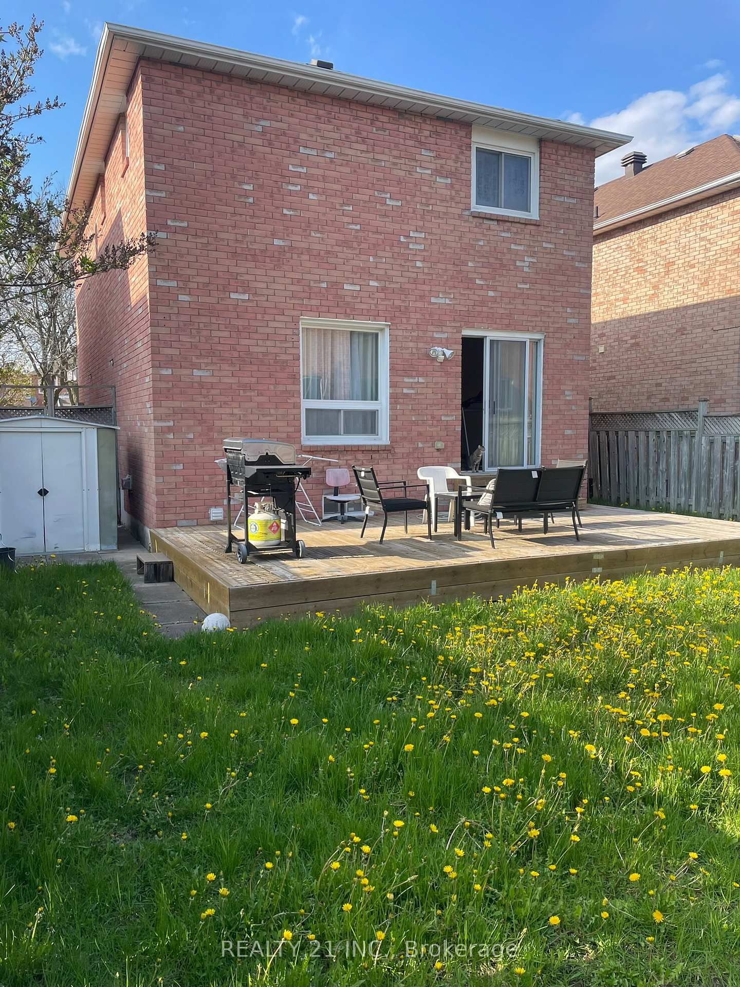11 Iles Street W - Photo 33