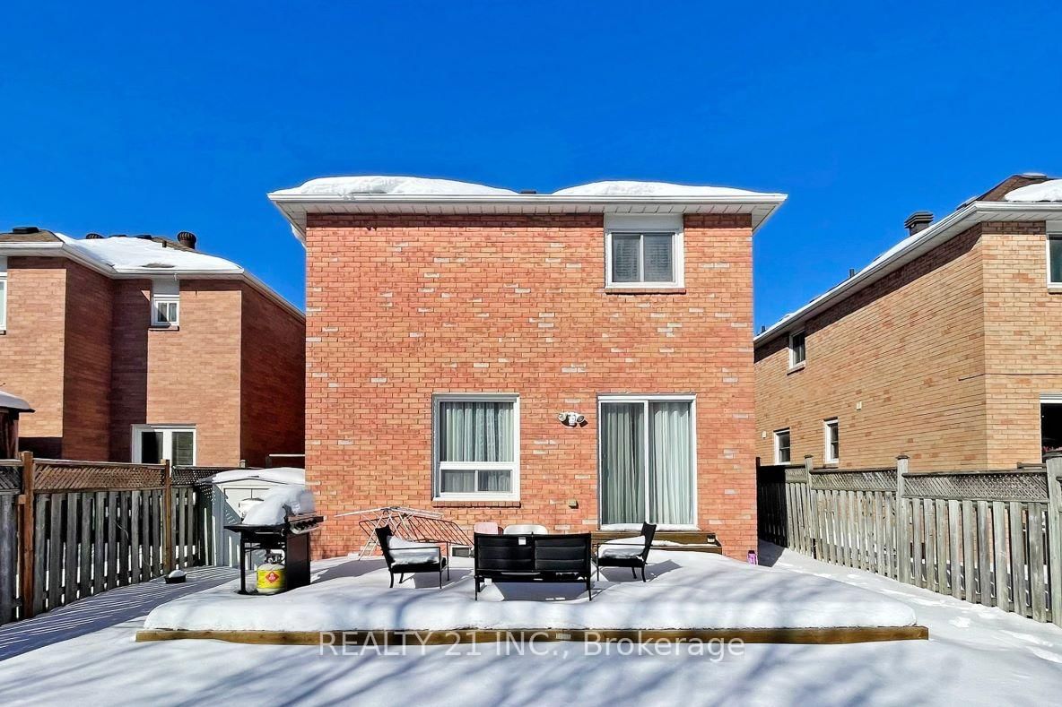 11 Iles Street W - Photo 34