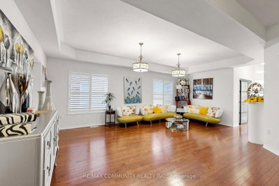 2021 Kurelo Drive • Oshawa, ON photo 4