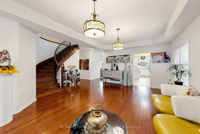 2021 Kurelo Drive • Oshawa, ON photo 5
