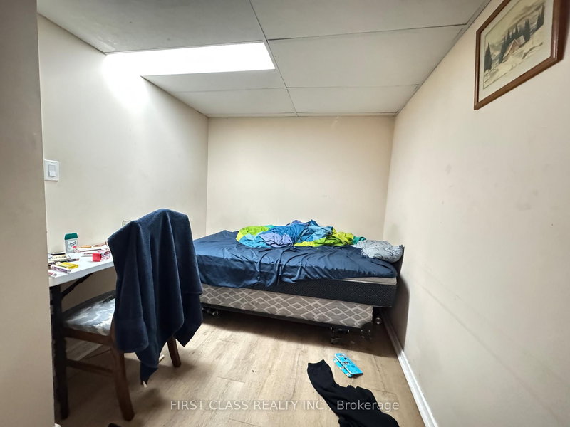 Bsmt - 11 Ellington Dr, Toronto, M1R 3X6 | Image 2