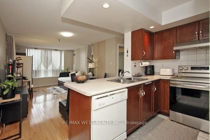 125 Omni Drive W • #339 • Toronto, ON photo 9
