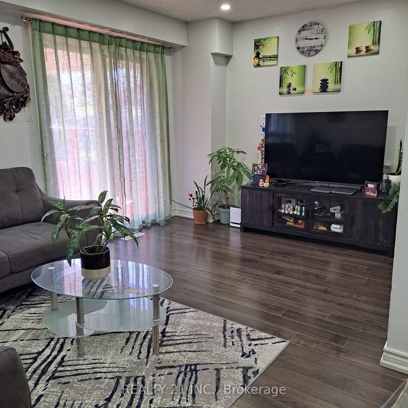 55 Shepmore Terr, Toronto, M1B 3H3 | Image 3