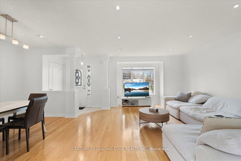 46 Georgina Gate, Toronto, M1L 4T9 | Image 3