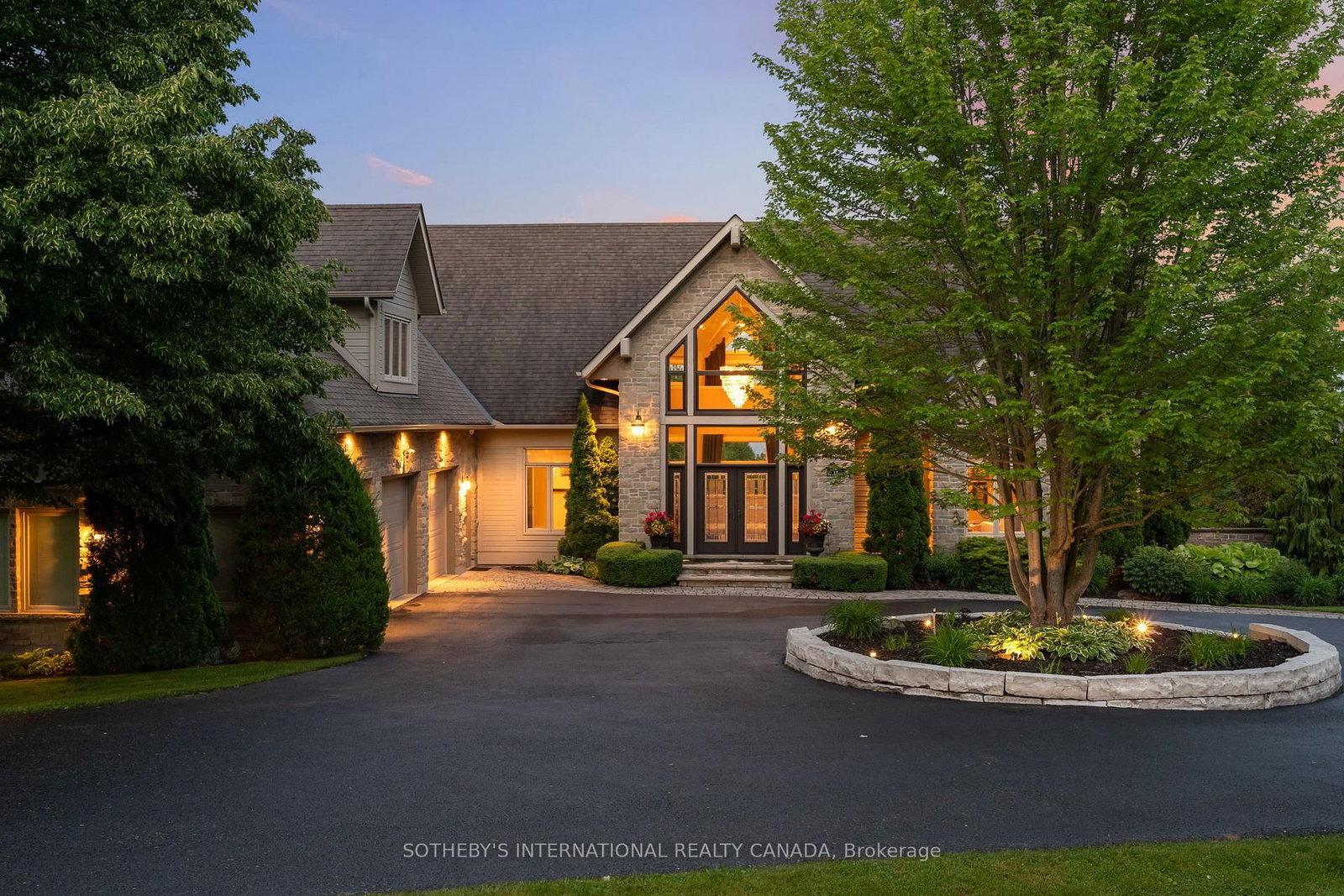 12 Island View Court • Scugog, ON photo 1