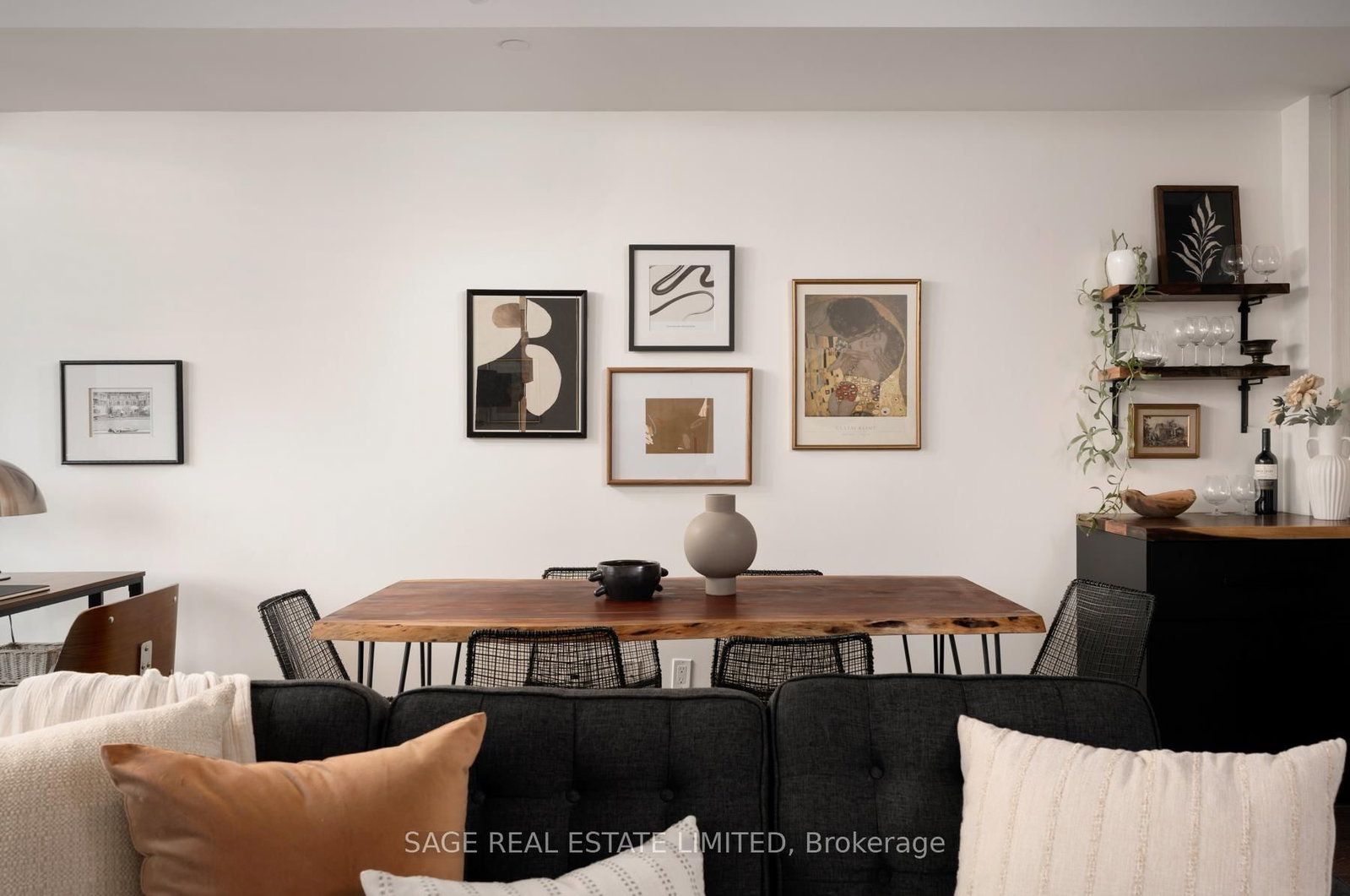 1238 E Dundas Street • #403 • Toronto, ON photo 6