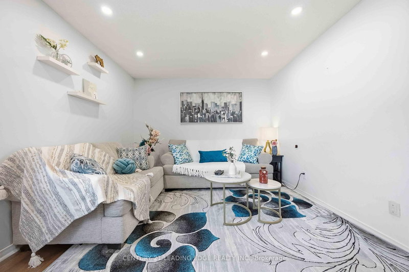 1334 Pinehurst Ave, Oshawa, L1H 8G5 | Image 3
