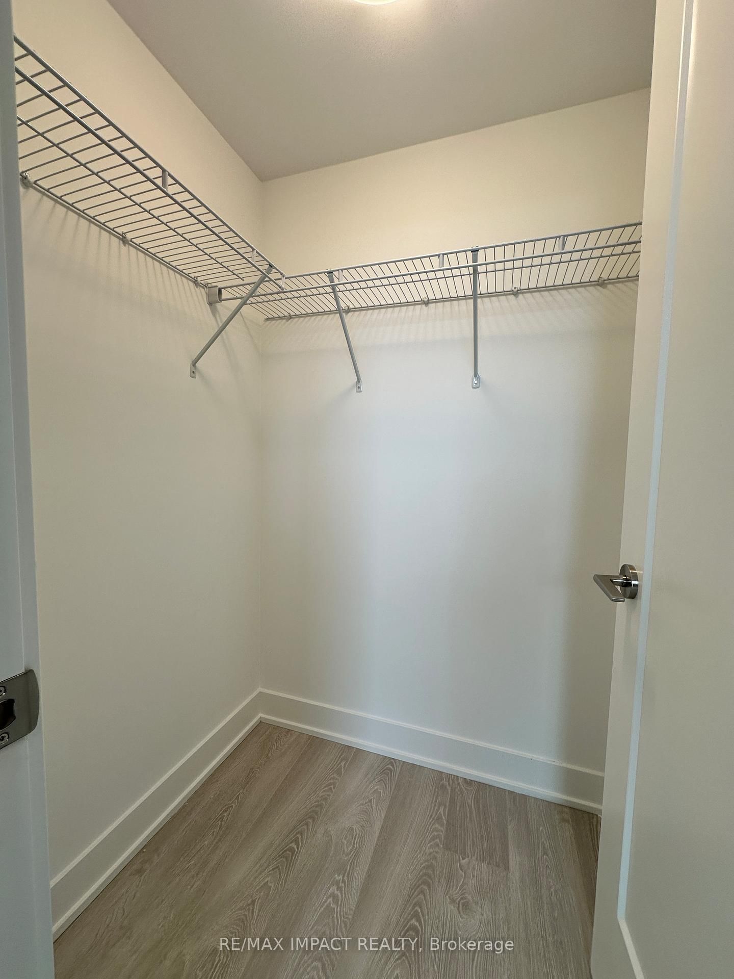 2545 Simcoe Street N, Unit 719 - Photo 17
