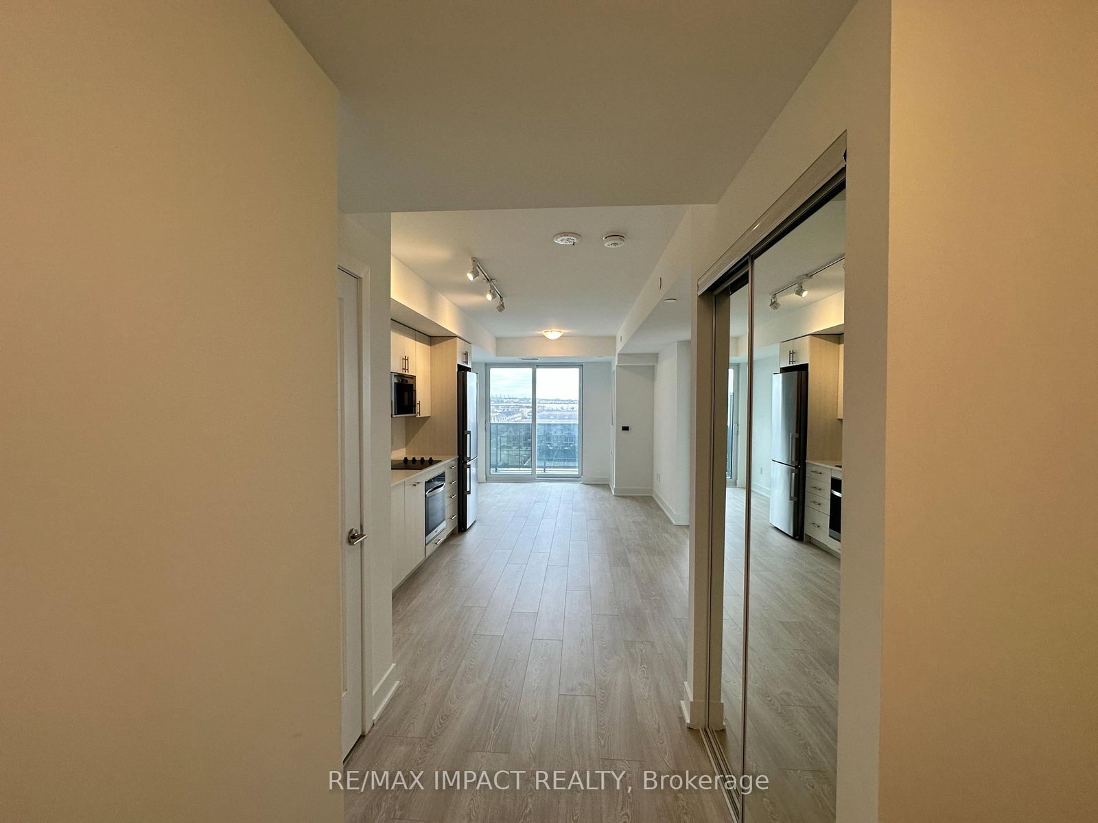 2545 Simcoe Street N, Unit 719 - Photo 9