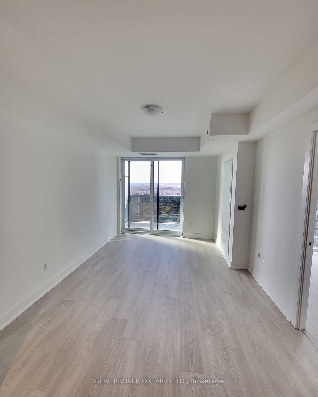2545 Simcoe Street N, Unit 1813 - Photo 4