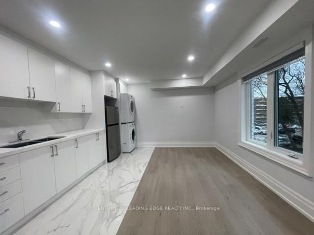 15 Andrew Ave, Toronto, M1M 3G8 | Image 2