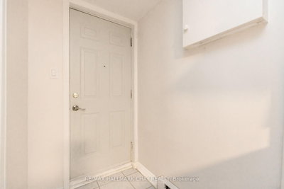 Unit Lower — 80 Rushbrooke Avenue — photo 3