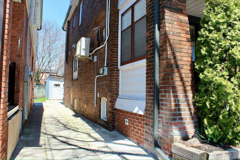 LOWER - 140 Wolverleigh Blvd, Toronto, M4J 1R9 | Image 3