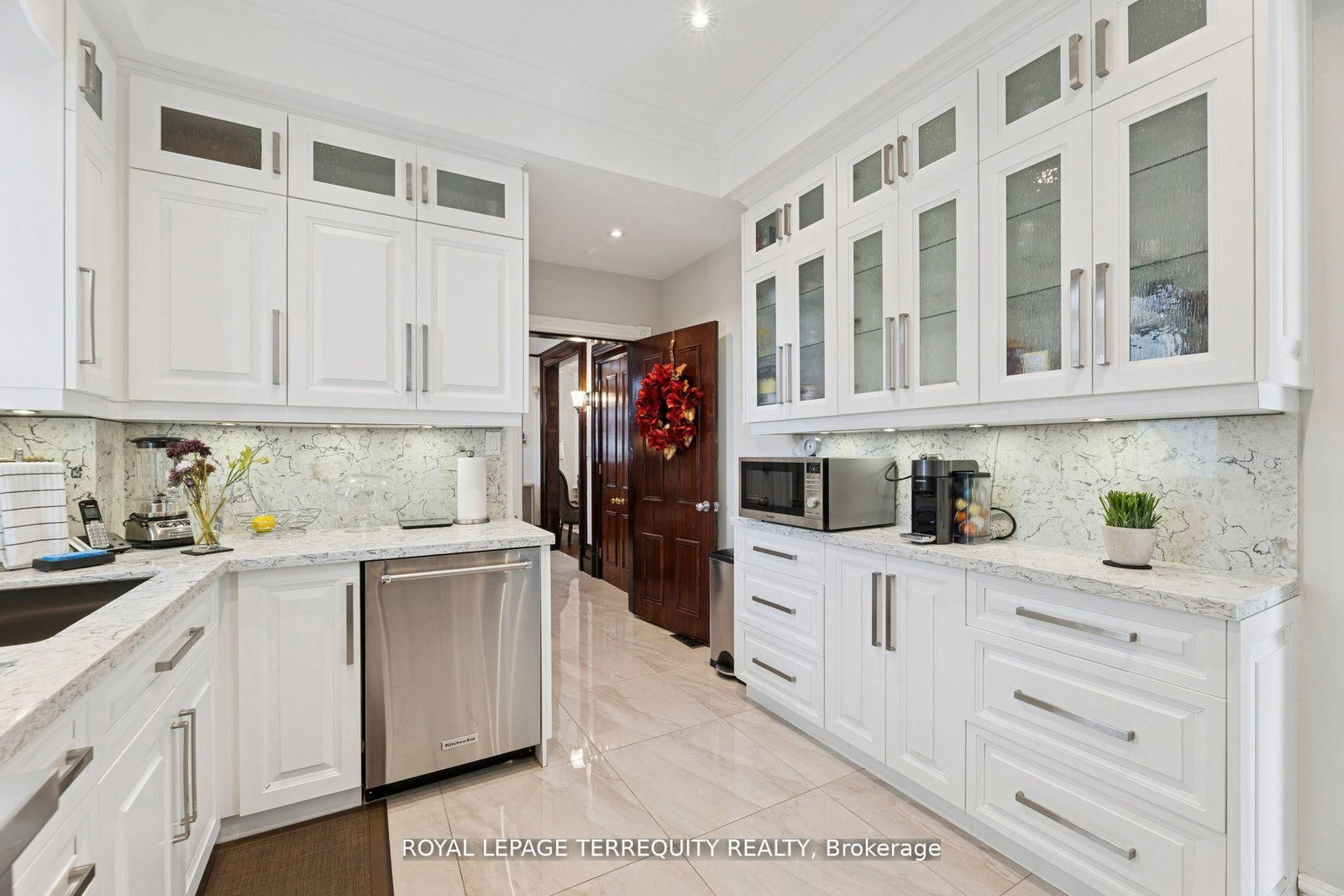 567 Kingston Road W - Photo 18
