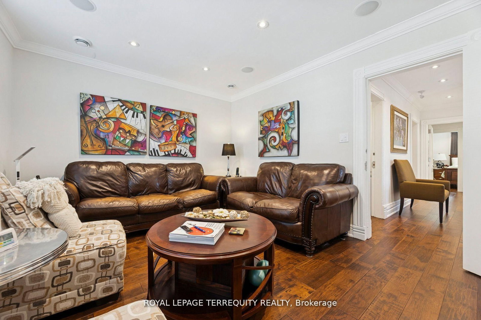 567 Kingston Road W - Photo 34