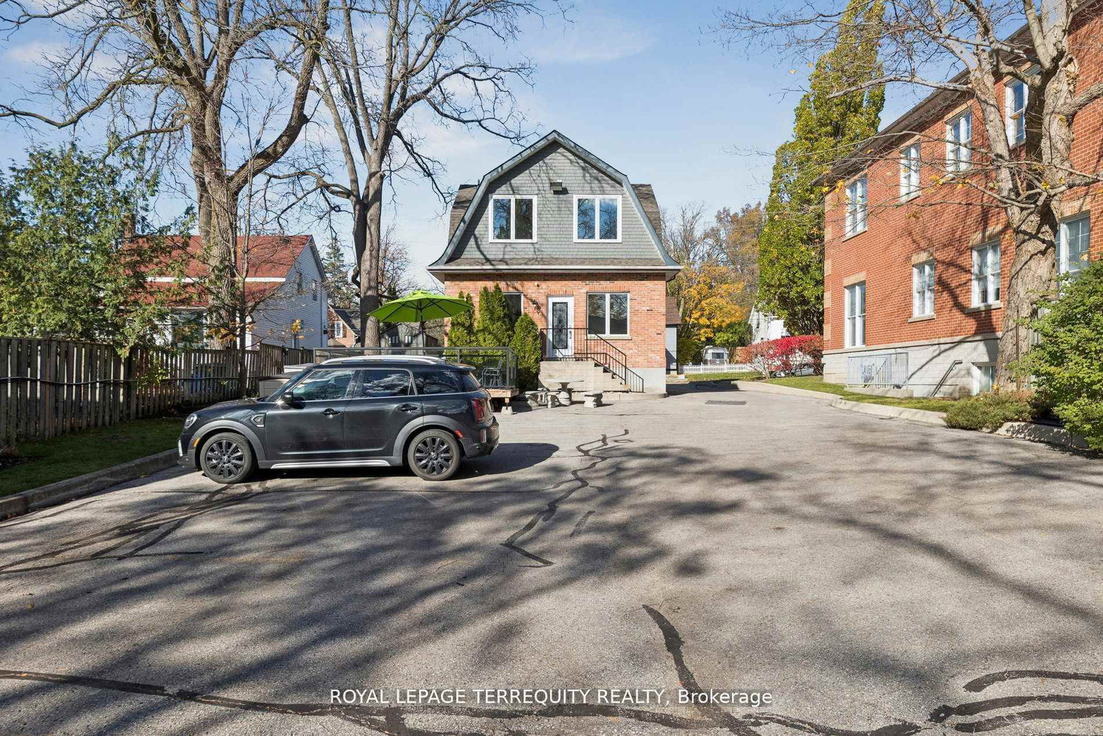 567 Kingston Road W - Photo 46