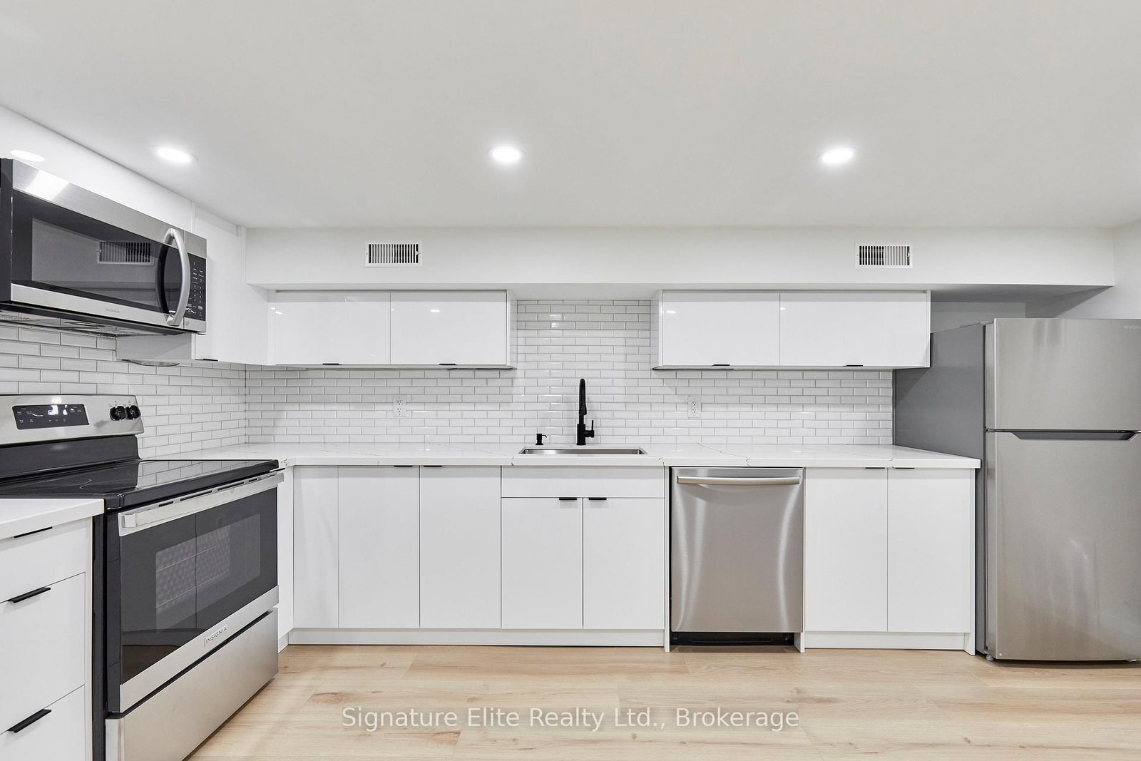 927 Kingston Road, Unit Lower - Photo 9