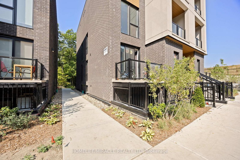 9 - 174 Clonmore Dr, Toronto, M1N 0B9 | Image 2