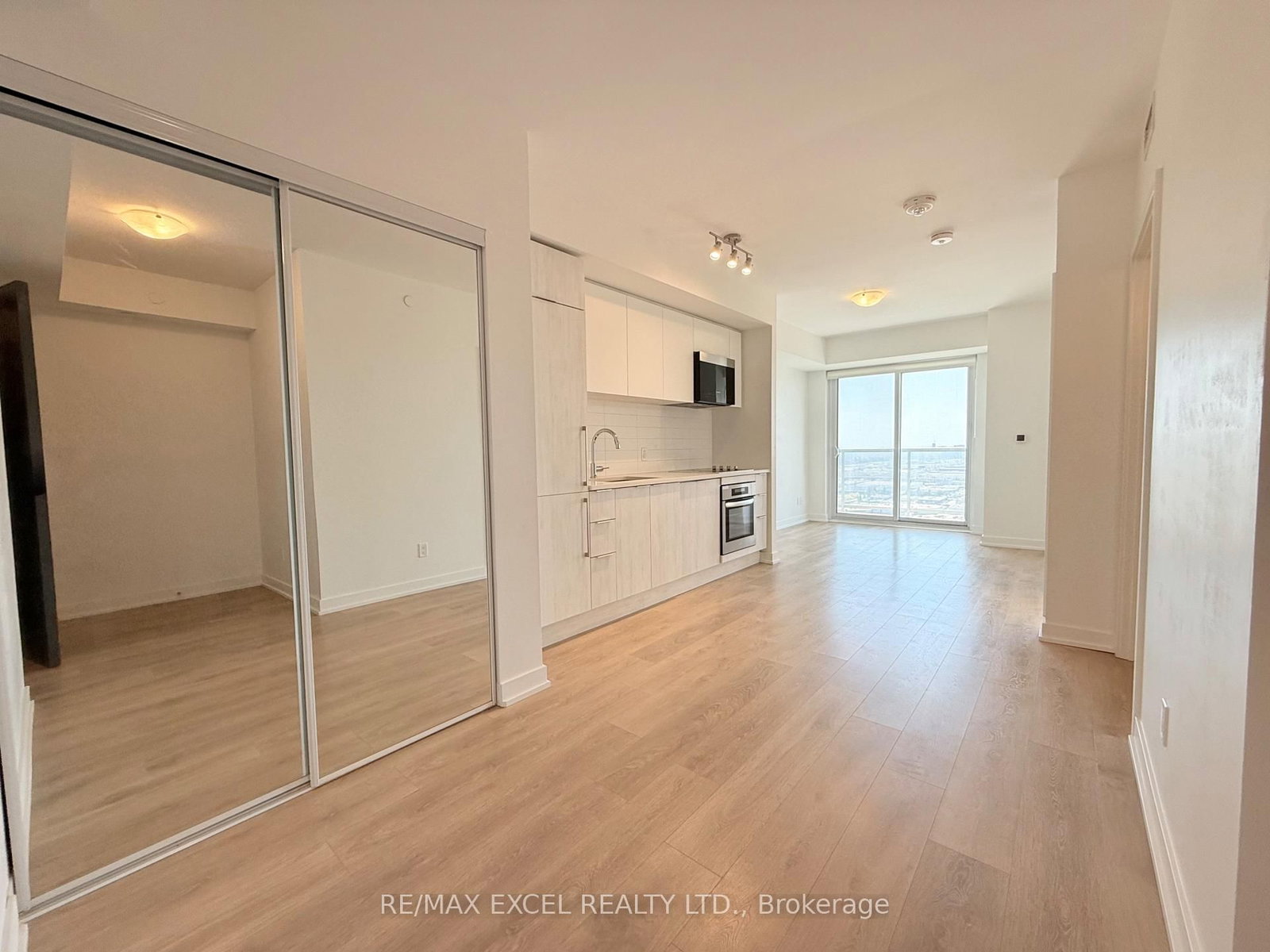 2031 Kennedy Rd Road, Unit 3112 - Photo 3