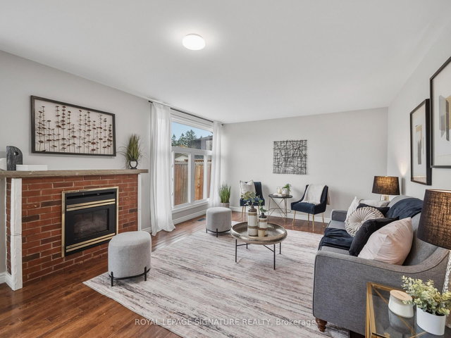 19 Shoreland Crescent