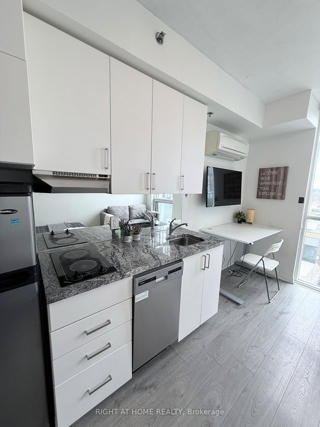 441 - 1900 Simcoe Street N