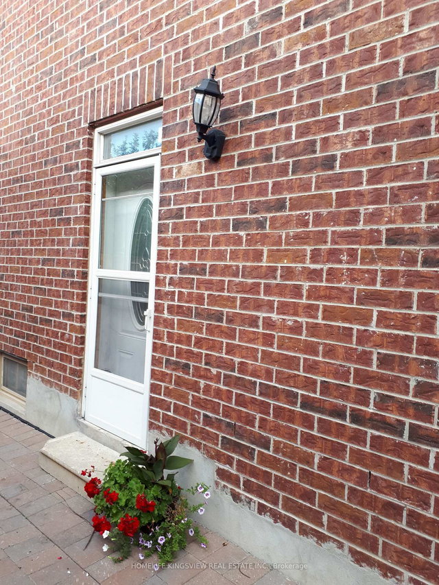 18 Corvette Avenue