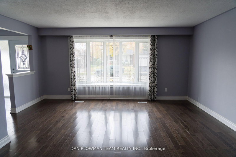7 Berkham Rd, Toronto, M1H 2T1 | Image 3