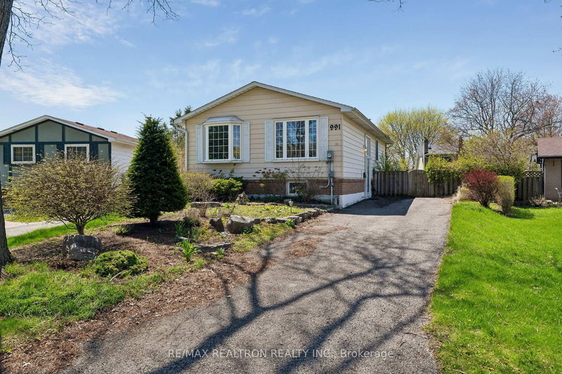 home for sale on 991 Cardinal Court