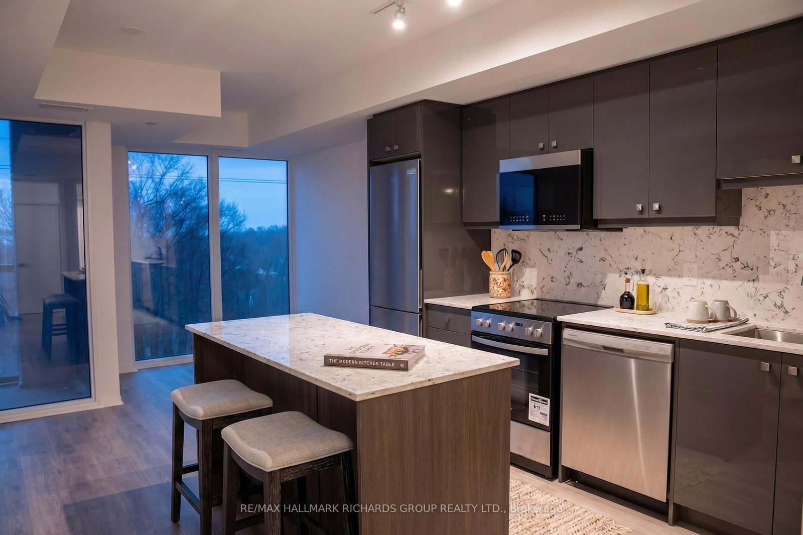 Condo for lease at 420-2 Manderley Drive, Toronto, Ontario, M1N 1R6 - Birchcliffe-Cliffside - MLS: E13086460