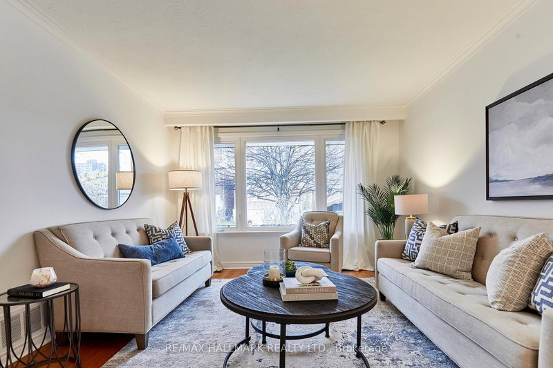 42 Halsey Ave, Toronto, M4B 1A5 | Image 2
