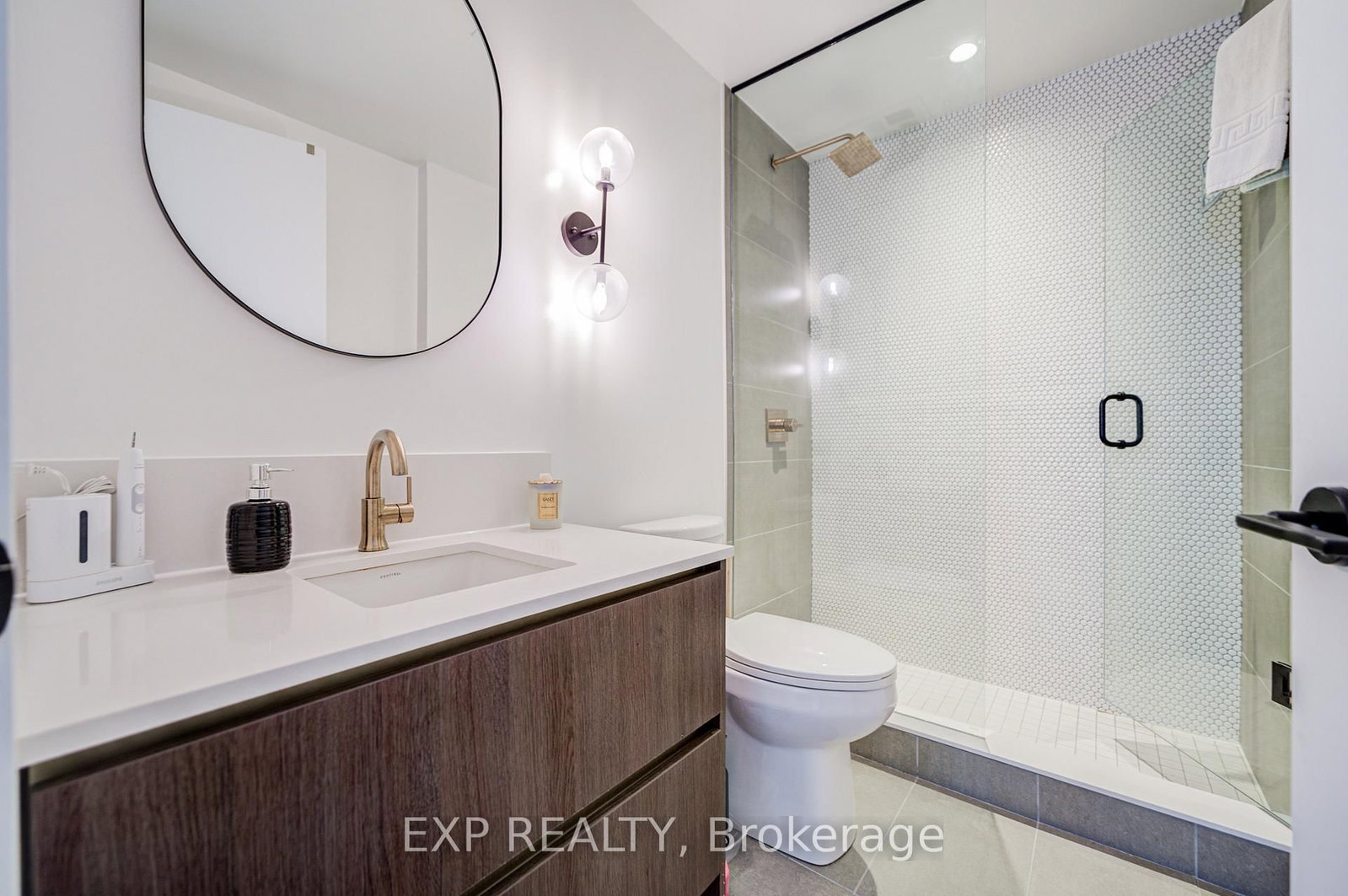 1285 E Queen Street • #211 • Toronto, ON photo 8