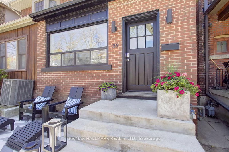 39 Dixon Ave, Toronto, M4L 1N4 | Image 3