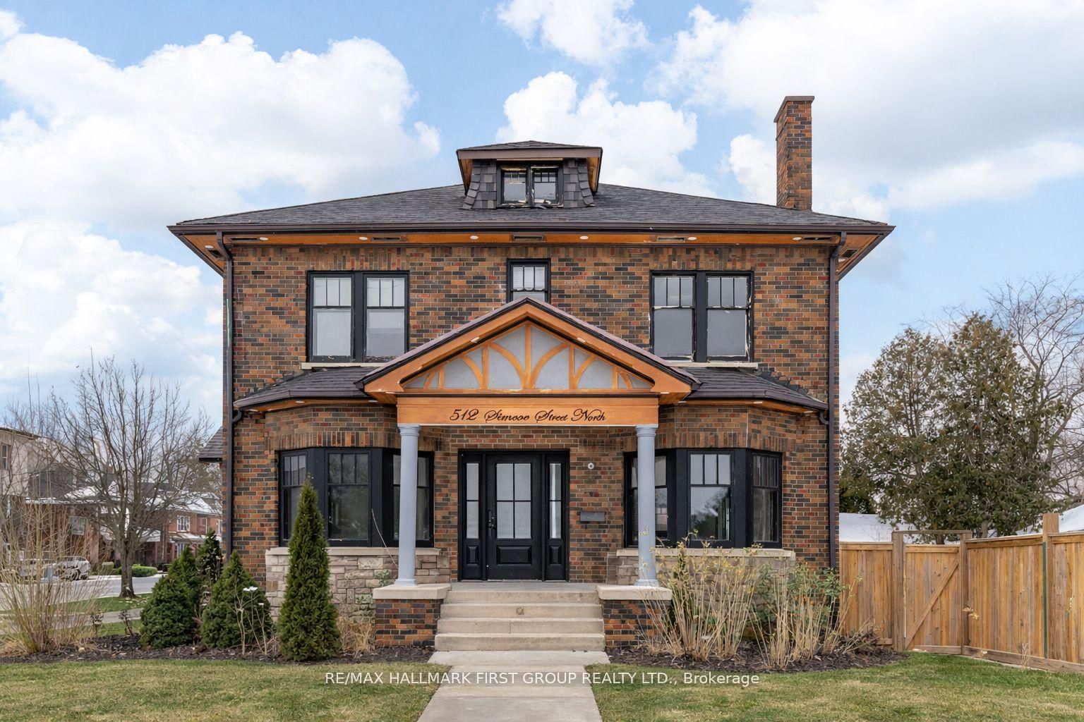 Detached House for sale at 512 Simcoe Street, Oshawa, Ontario, L1G 4T9 - Central - MLS: E13089484