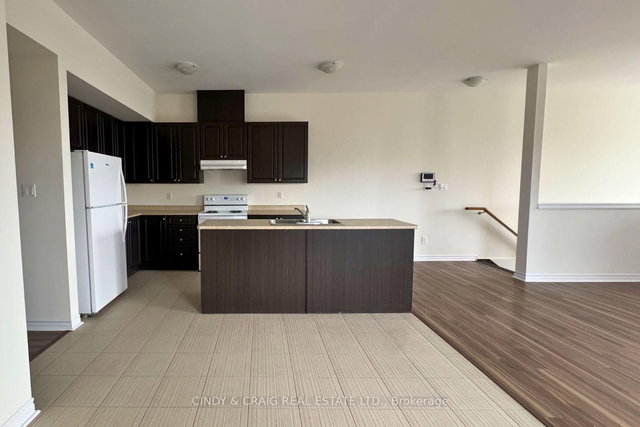 9 - 15 Rosswell Drive
