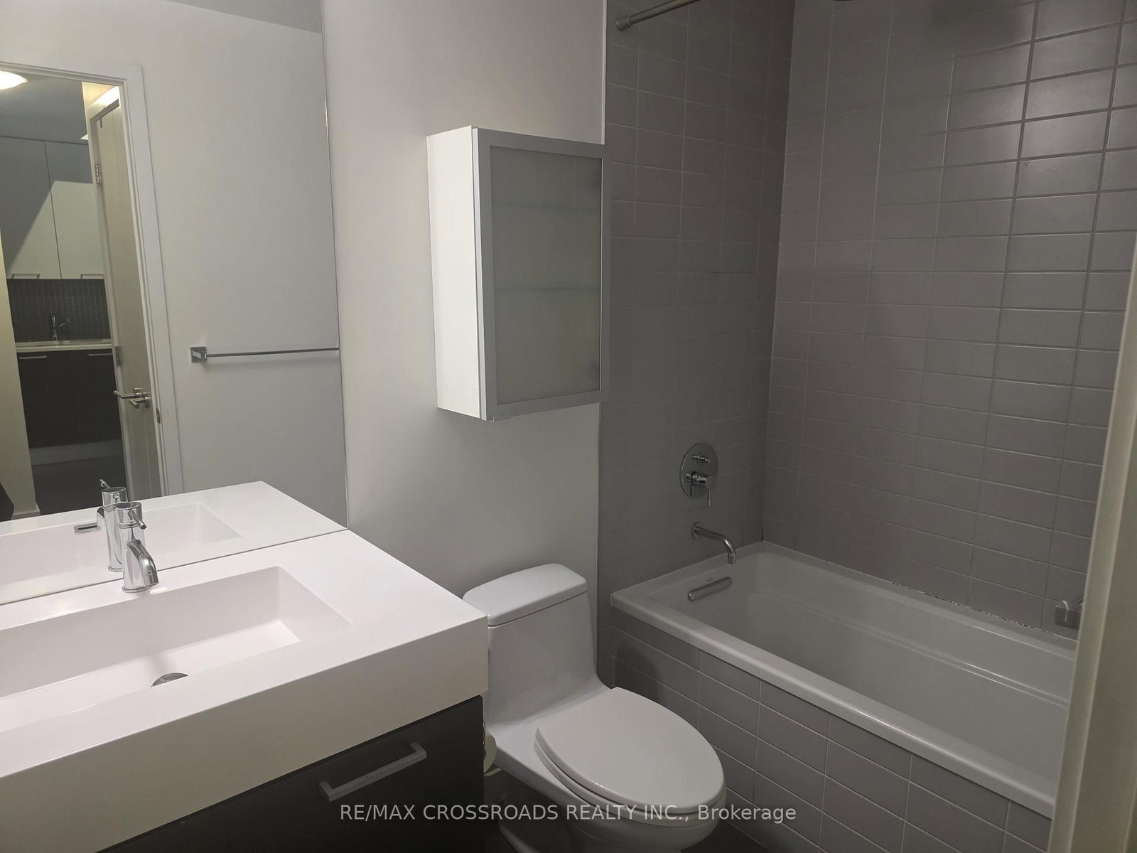 90 Broadview Avenue, Unit 622 - Photo 16
