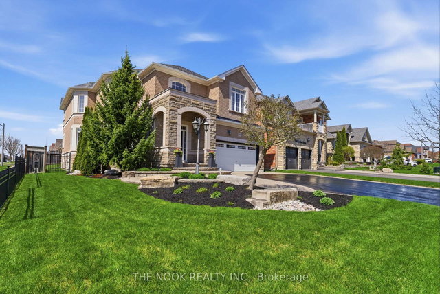 926 Red Deer Avenue