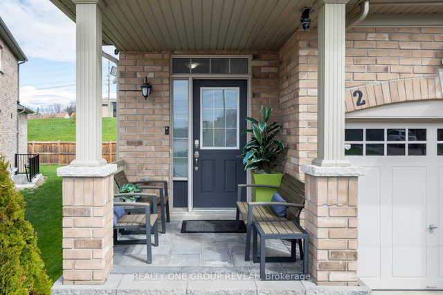 2 Rimrock Crescent