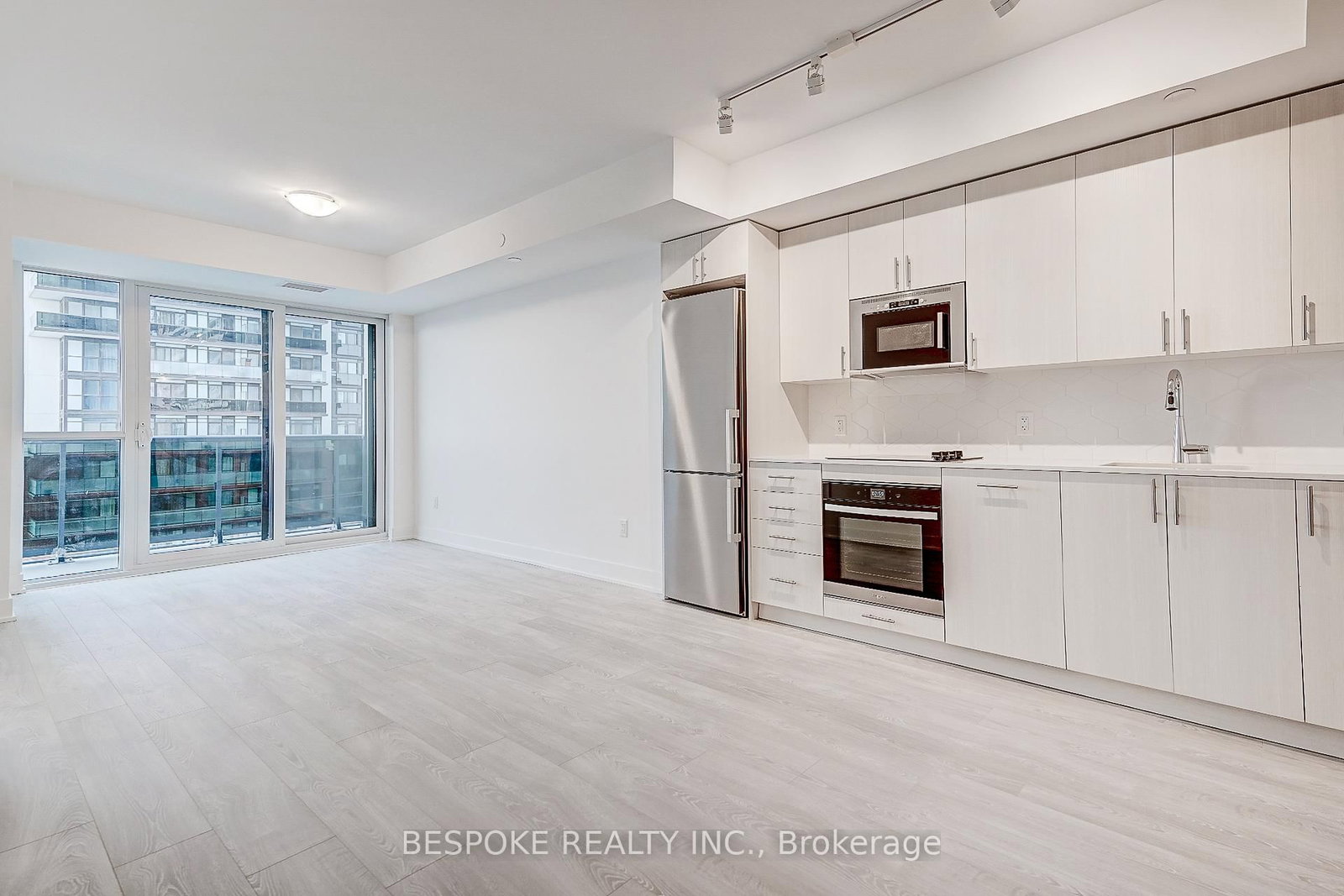 2545 Simcoe Street N, Unit 714 - Photo 7