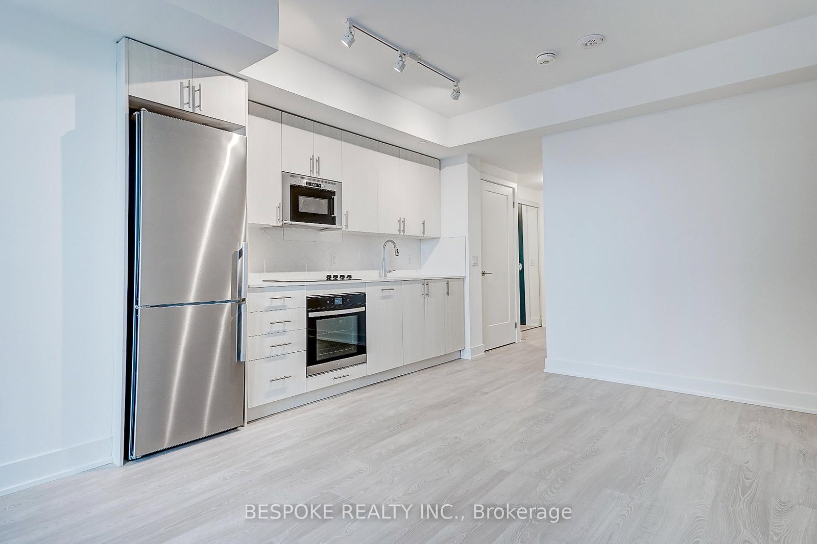 2545 Simcoe Street N, Unit 714 - Photo 9