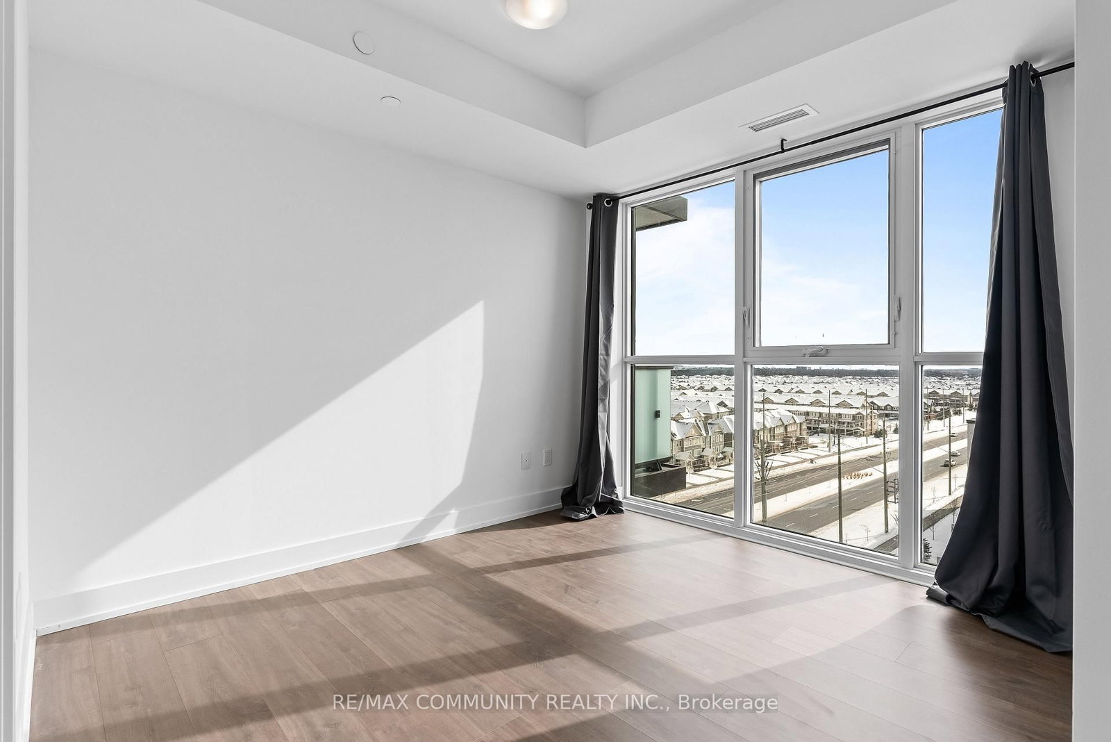 2550 Simcoe Street N, Unit 817 - Photo 10